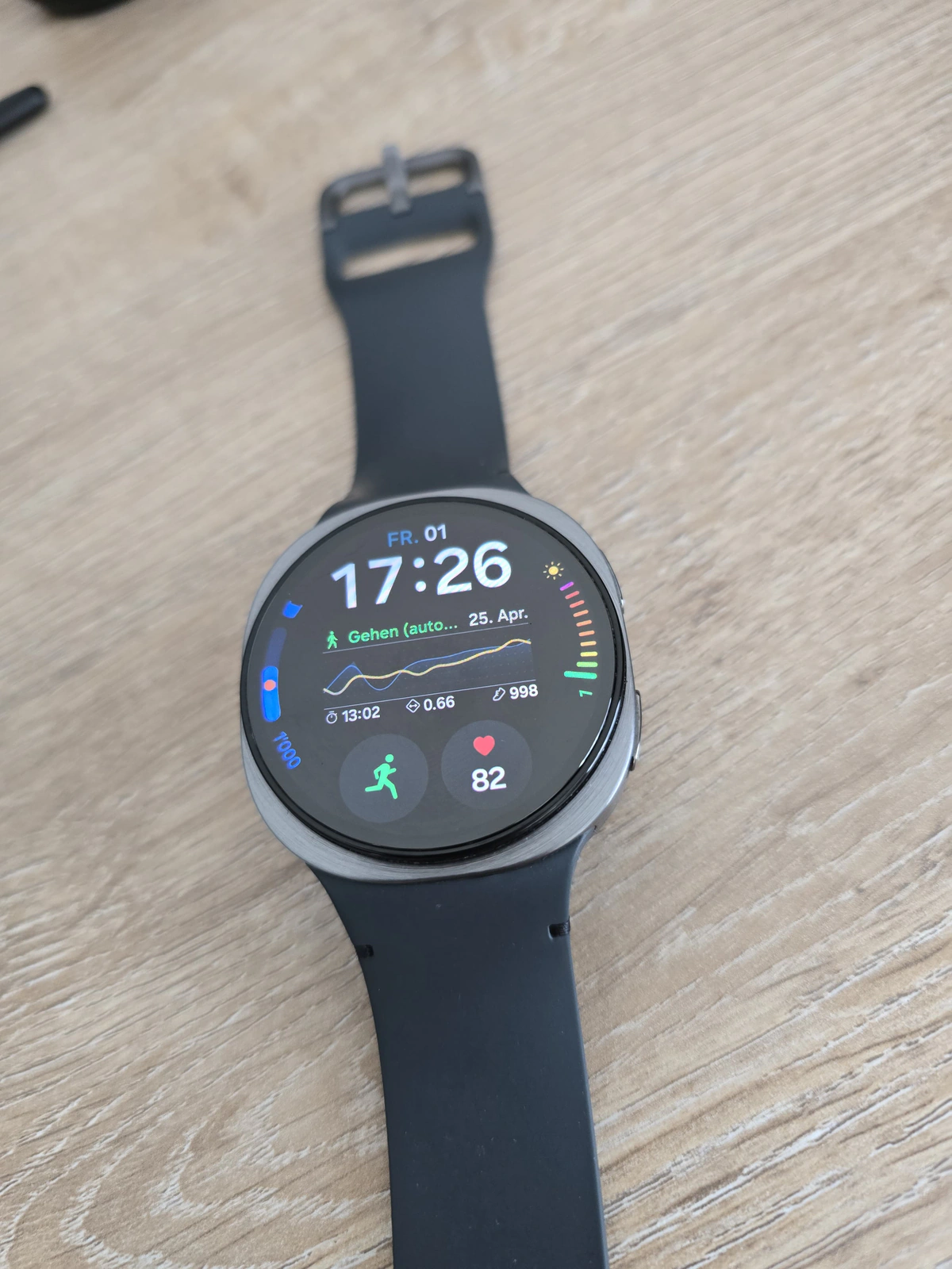 Samsung Galaxy Watch 8 Graphite 44 mm 5 Monate alt